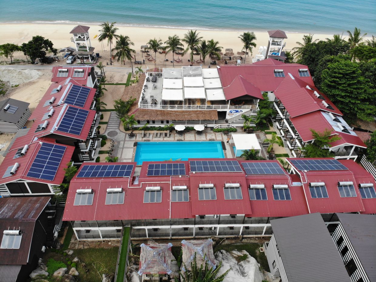 Pekat Solar Sdn Bhd (PSSB) won the award for the 144kWp solar PV system and 274kWh Energy Storage System (ESS) for the Barat Tioman Beach Resort.